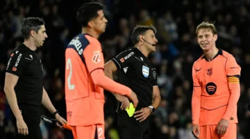 واقعة جنونية.. دي يونج يهاجم حكم مباراة ريال سوسييداد بعد خسارة برشلونة